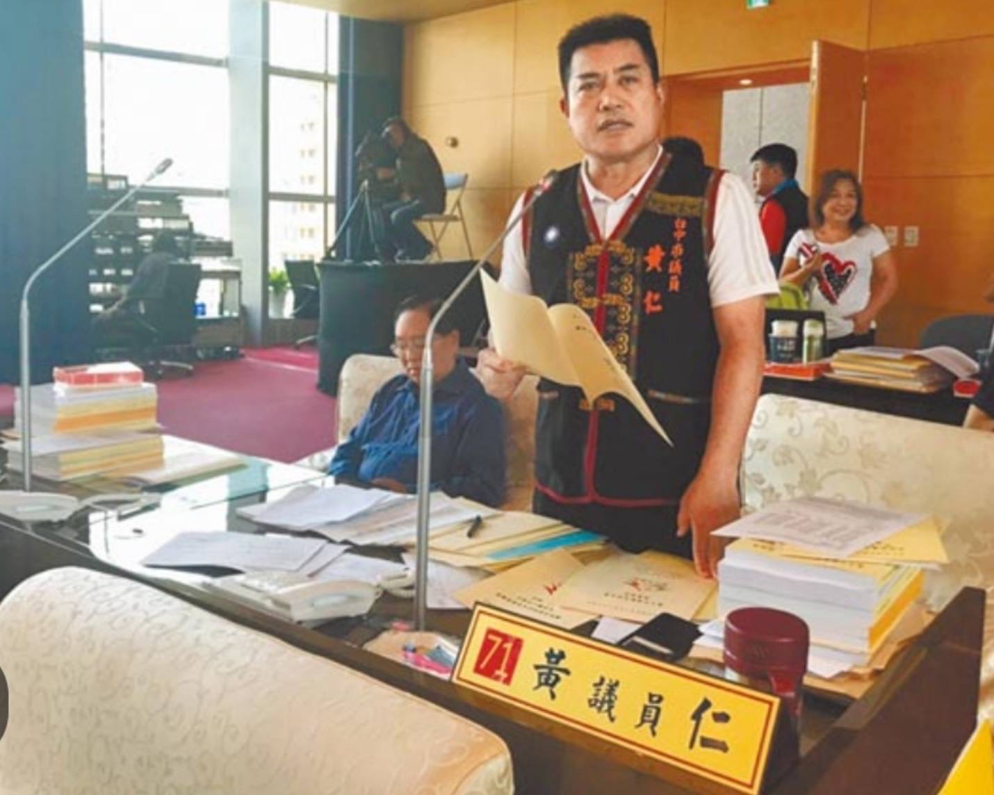 「烯環鈉、死人骨頭」？ 杜絕種族歧視霸凌  中市議員黃仁籲要重視「社會教育」