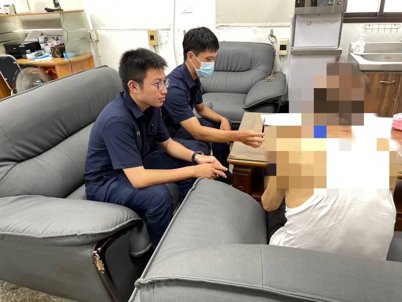 老翁豔陽下迷航 暖警專實習生助其返家