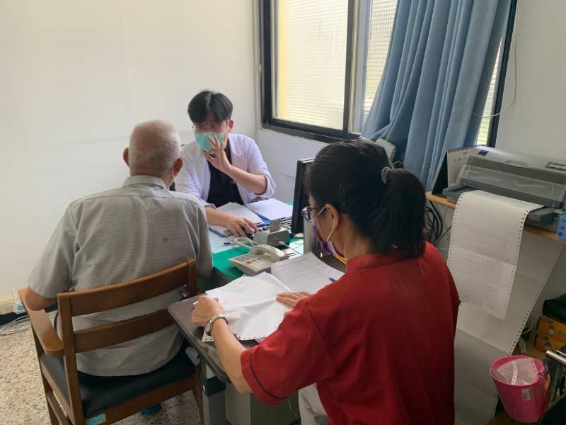 老人憂鬱不輕忽 中彰榮家辦精神評量自殺防治