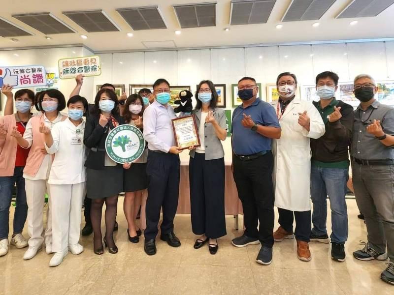 公益不落人後  阮綜合醫院為壽山動物園動物健康把關