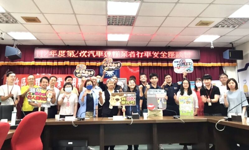 宣導路口停讓維護行人安全　竹市監理站跨機關攜手運輸業落實遵守交通規則維護行車安全