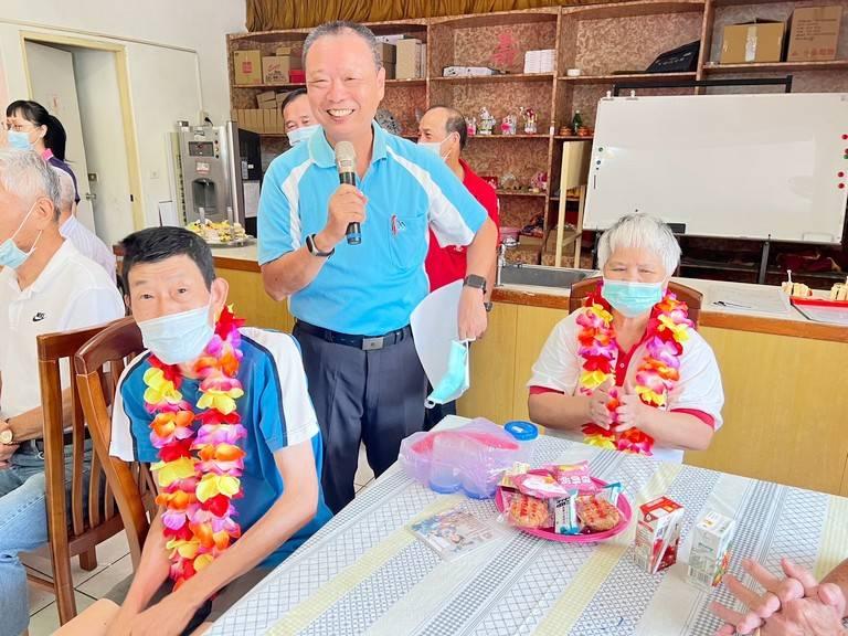 彰化榮家日照長輩飆歌　爭相搶麥唱出健康活力