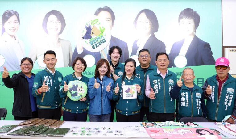 陳秀寳黃秀芳「秀秀連線」推募款小物　萬老師郭昱晴現身加持