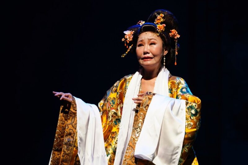 圖說：《我妻我母我丈母娘》是呂雪鳳老師首度挑戰舞台劇，現場也有機會聽到呂老師獻唱歌仔戲。