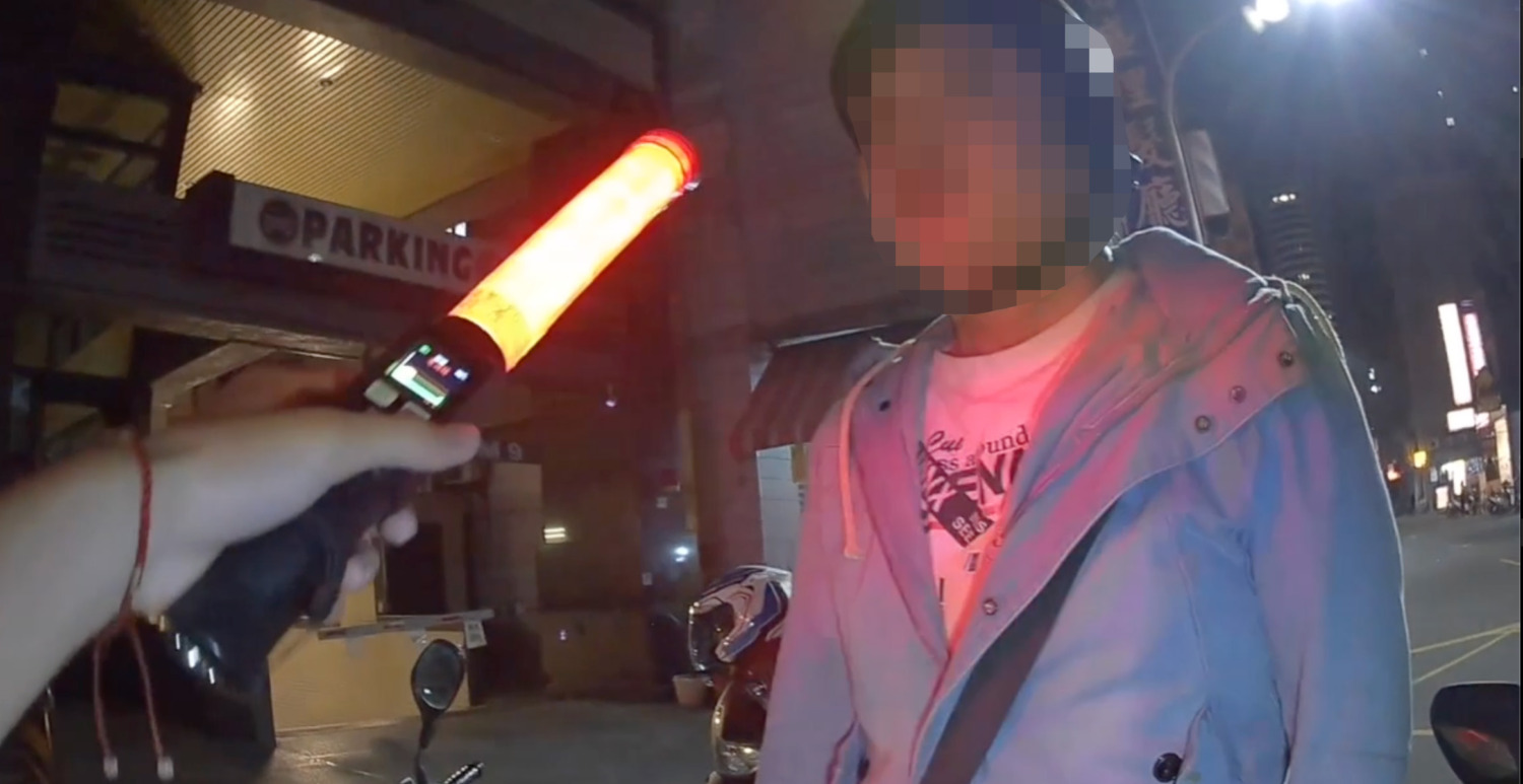酒駕男二次拒測 聽到罰鍰數字後決定賭一把 最終酒測0.26超標在派出所跨年
