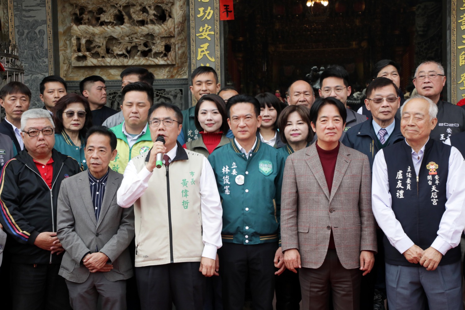黃偉哲陪同賴清德初一參拜祈福　祝福市民龍年行大運