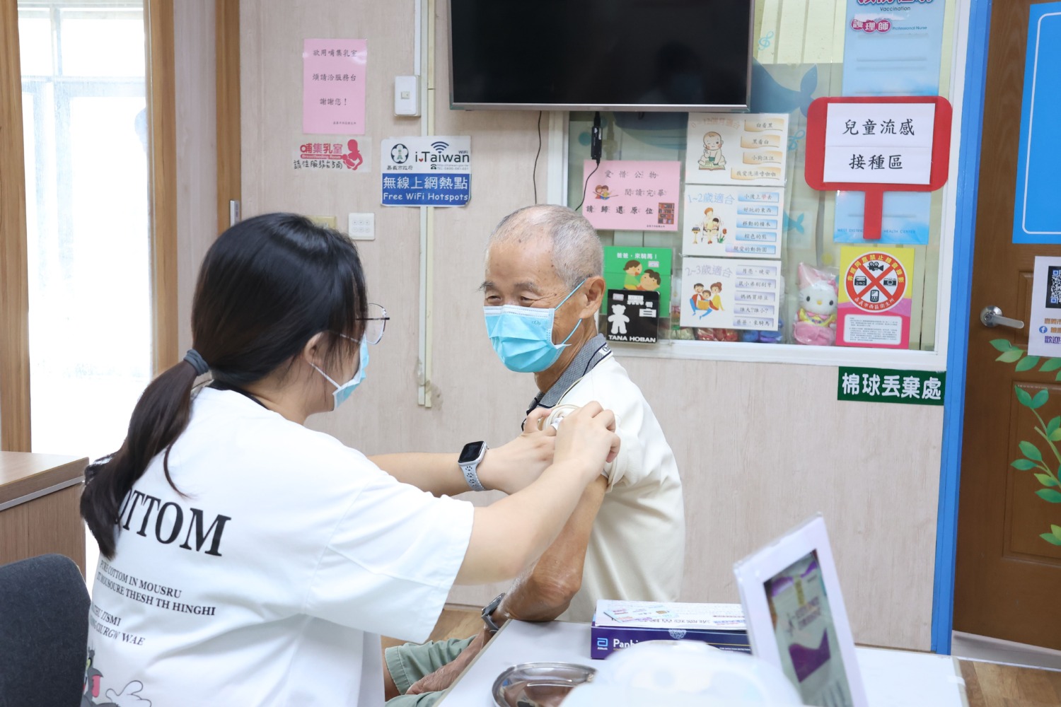 本土新冠週增78死創半年新高　228後疫情恐達高峰