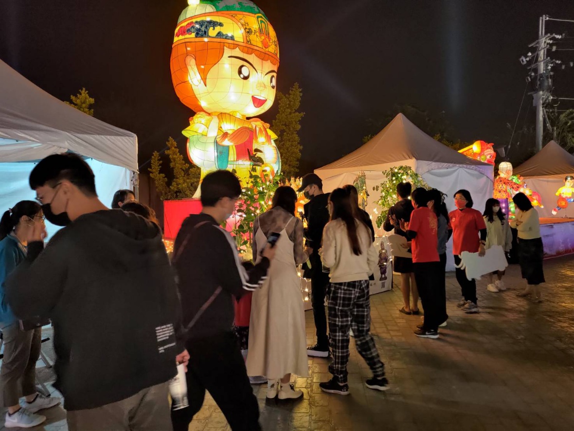 大華嚴寺滿願財寶天王 南投燈會精彩登場