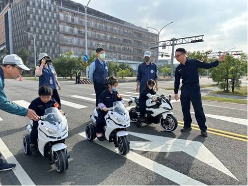 歸仁警與智駕實驗室攜手│打造「乳鴿交通日記」實境體驗活動！