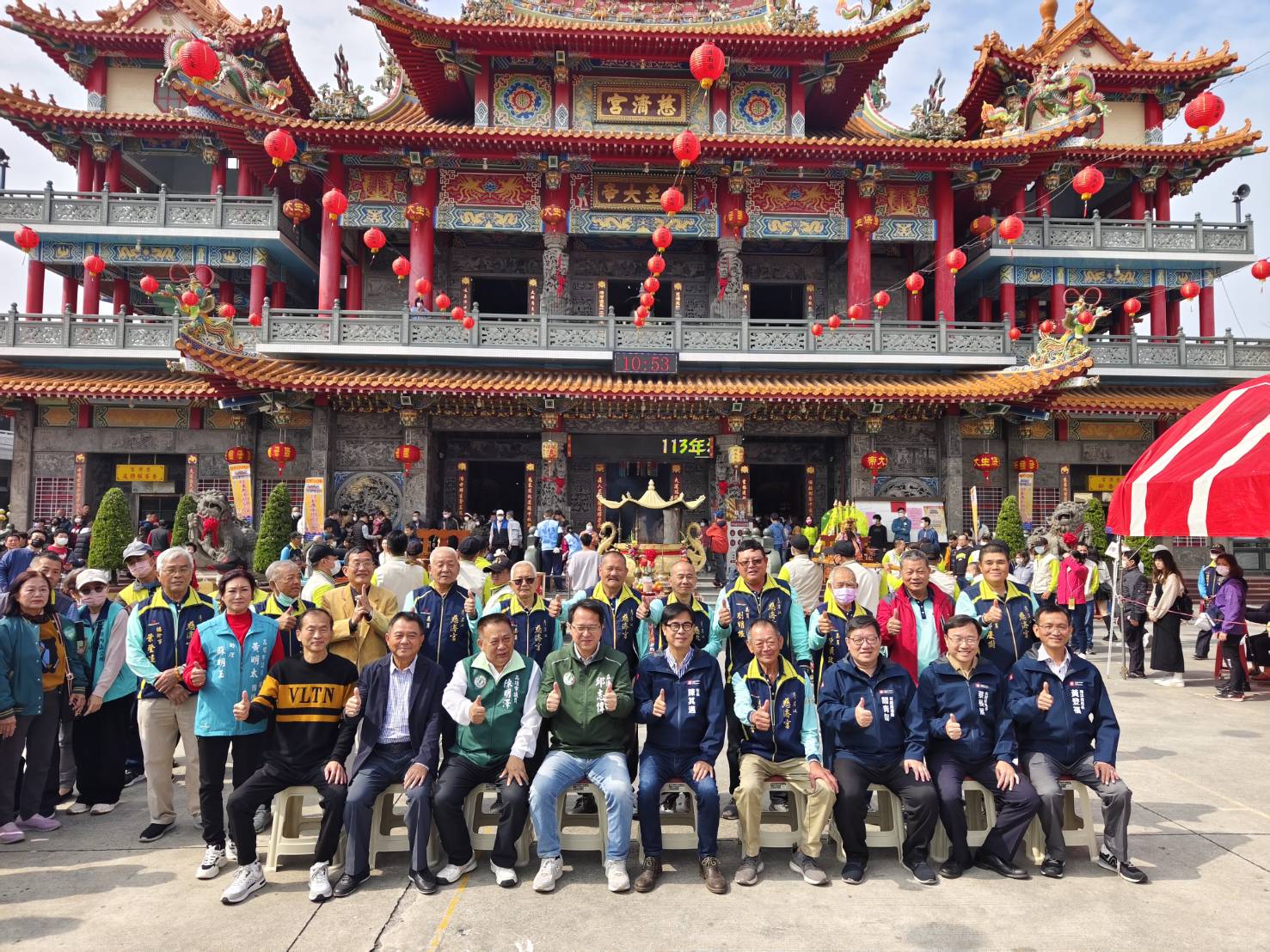 陳其邁龍年首日海線巡禮│分送開運紅包祝市民龍年行大運