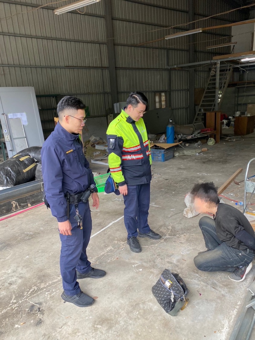 熱血三重新警跨轄緝嫌 | 寒冬徒步追回市民生財貨車
