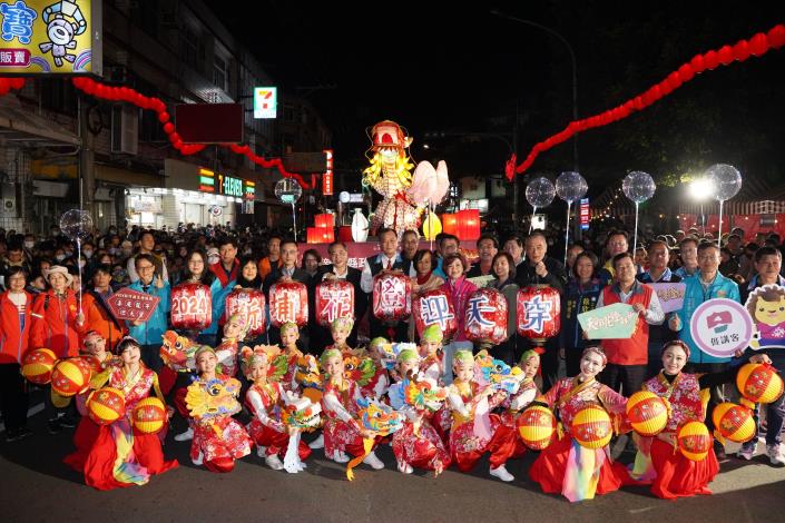 全台唯一移動花燈在竹縣丨千人齊聚踩街迎天穿