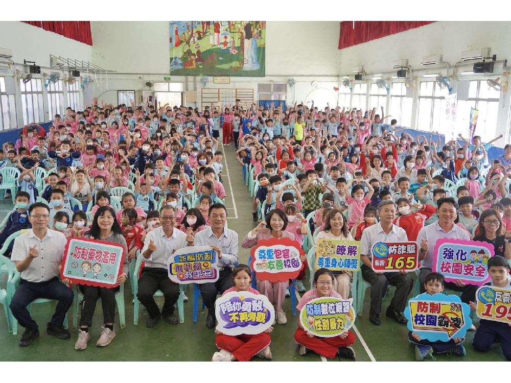 屏東縣112學年度第2學期友善校園週 周縣長與學童一同享用冠軍營養午餐