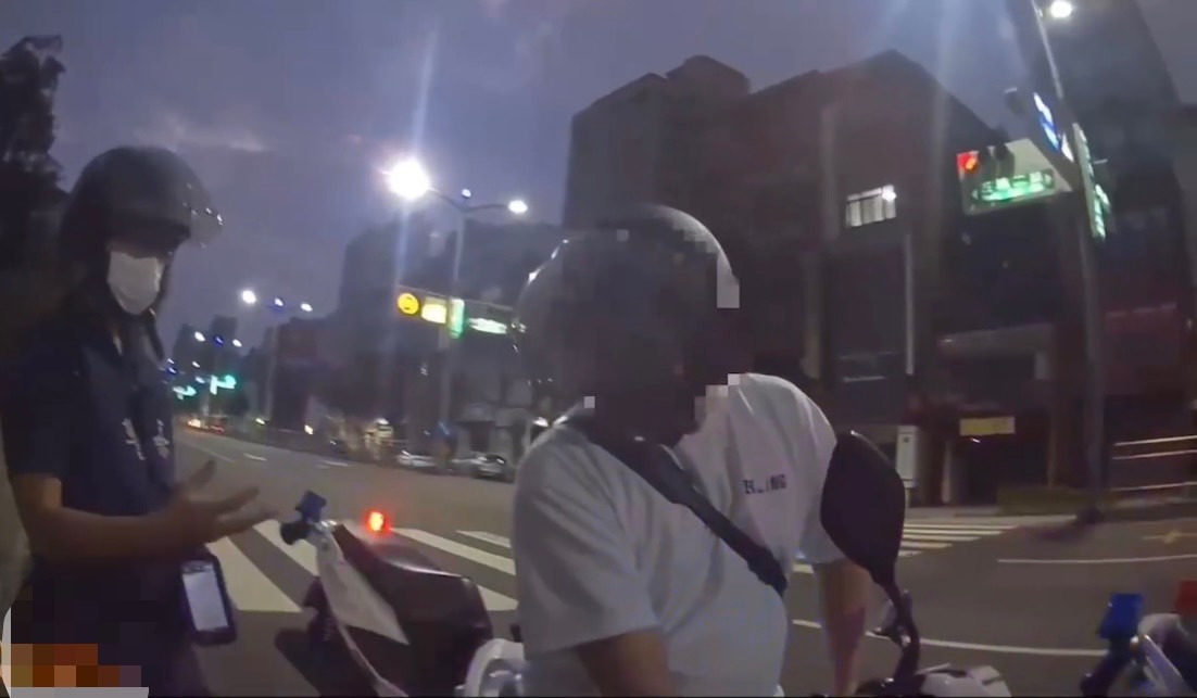 機車冒黑煙遭警關心盤查 一查發現係薑母鴨誤事酒駕遭送辦
