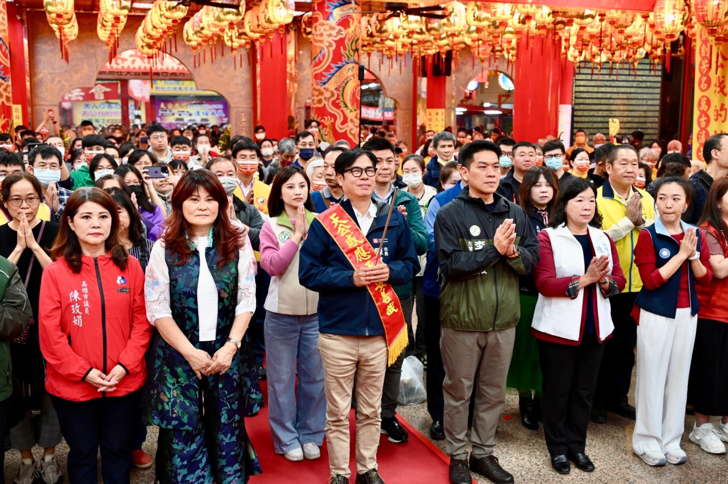 迎初九訪4座天公廟 陳其邁祈市運昌隆 祝市民事事龍好。〈圖/記者蔡宗武翻攝〉