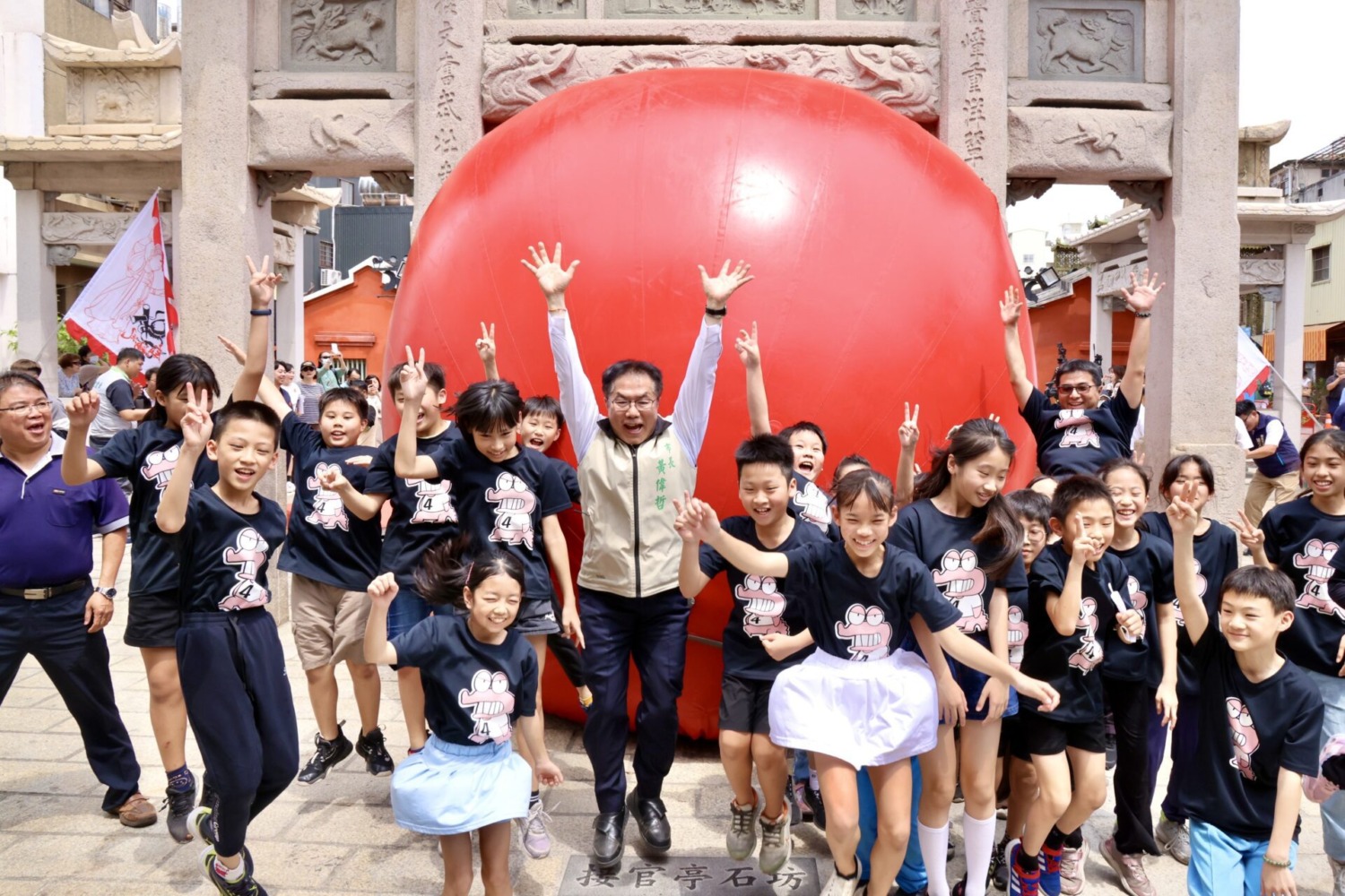 「紅球臺南」首站風神廟　吸引民眾朝聖