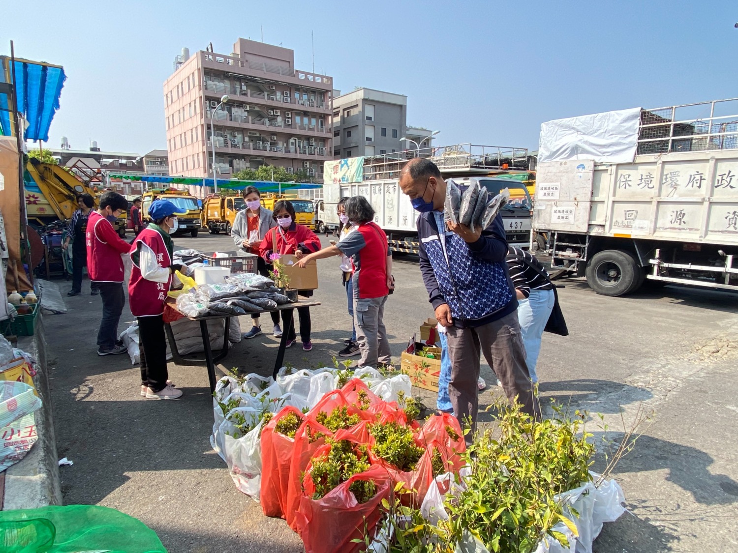 植樹月回收乾電池換樹苗換肥料 中市環保局邀您種樹減碳永續利用