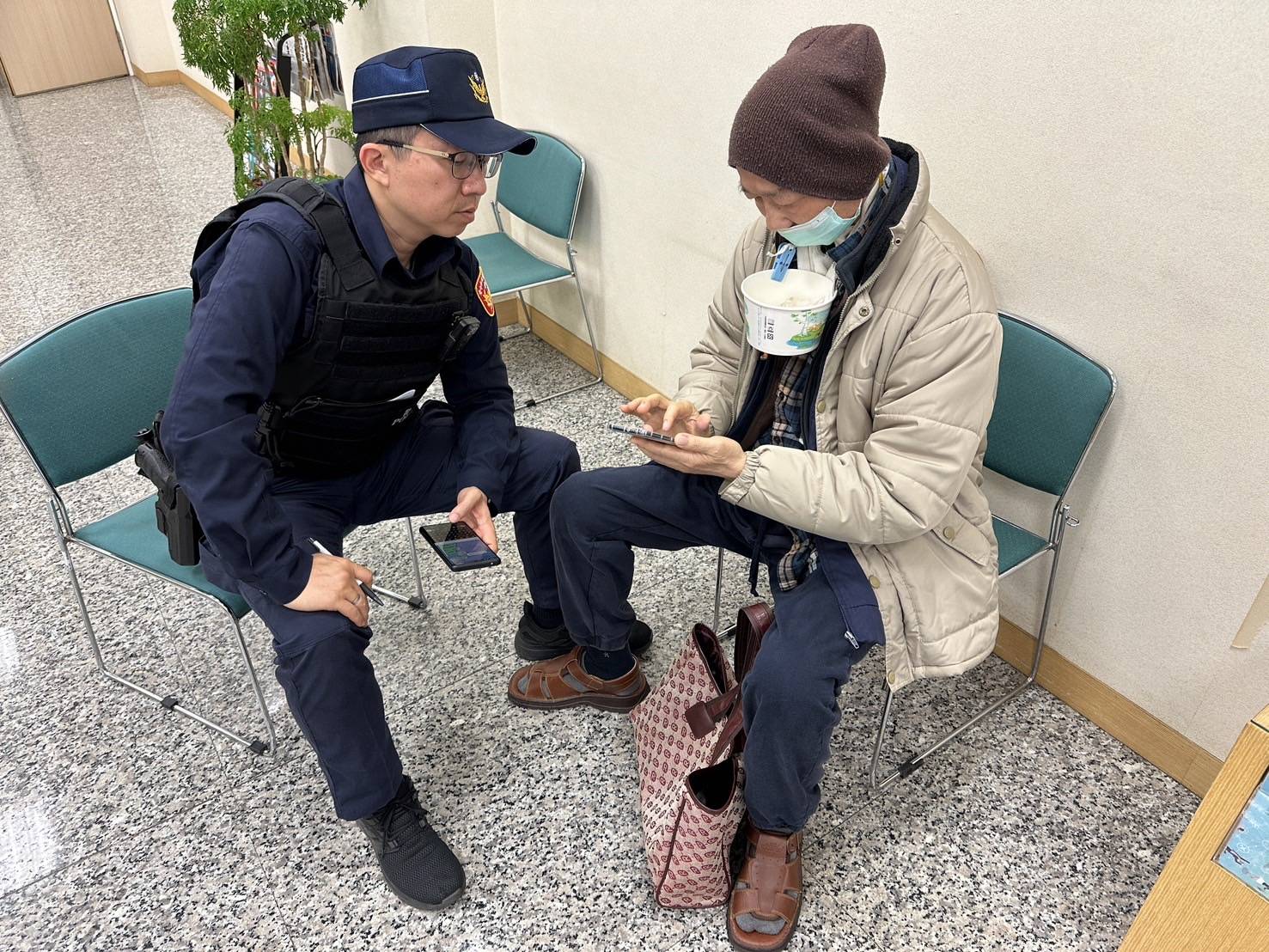 男子欲提款260萬投資｜警銀及時勸說成功阻詐