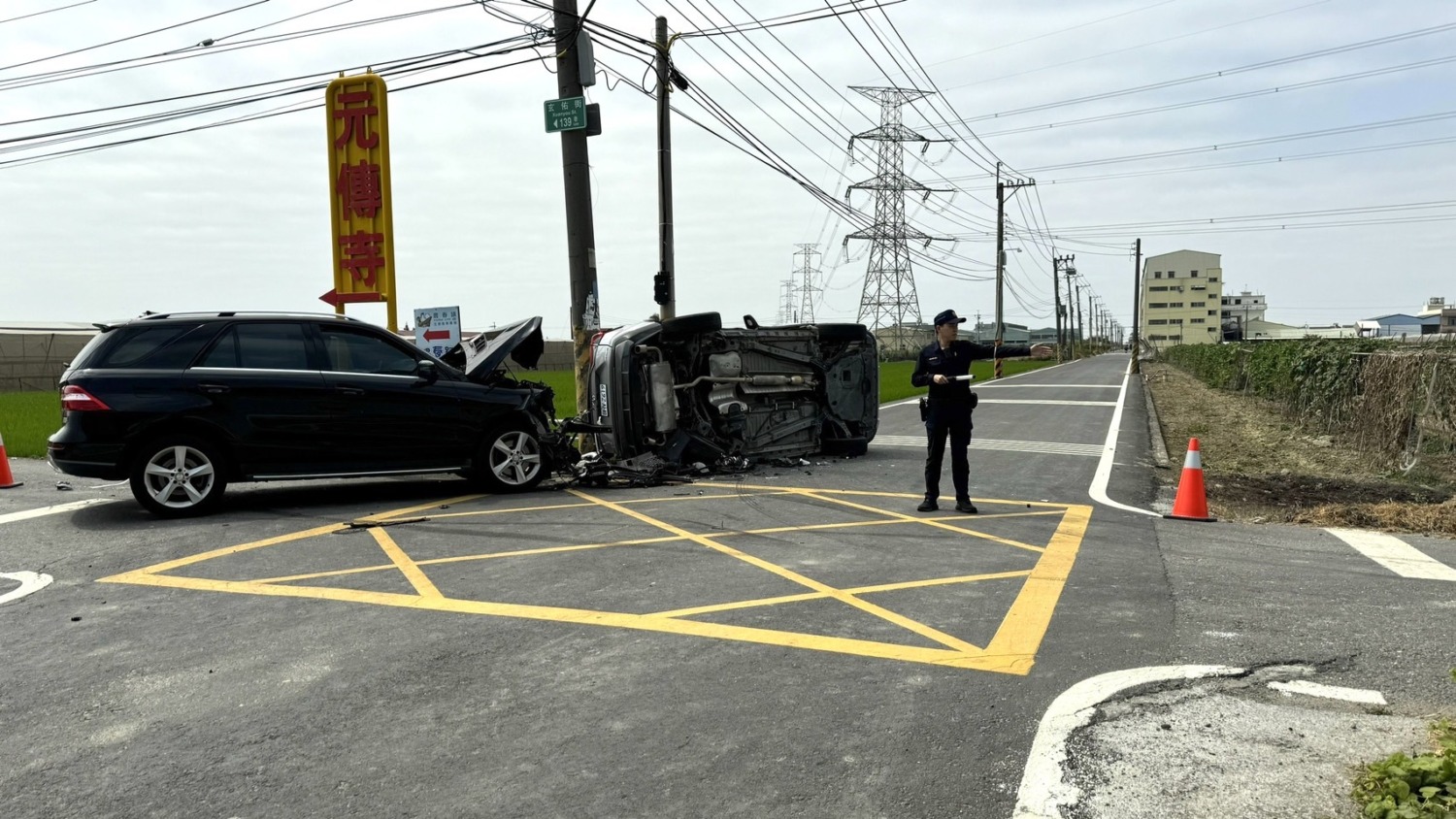 阿蓮區巷道路口車禍 湖警速達現場處理 幸人送醫均無生命危險