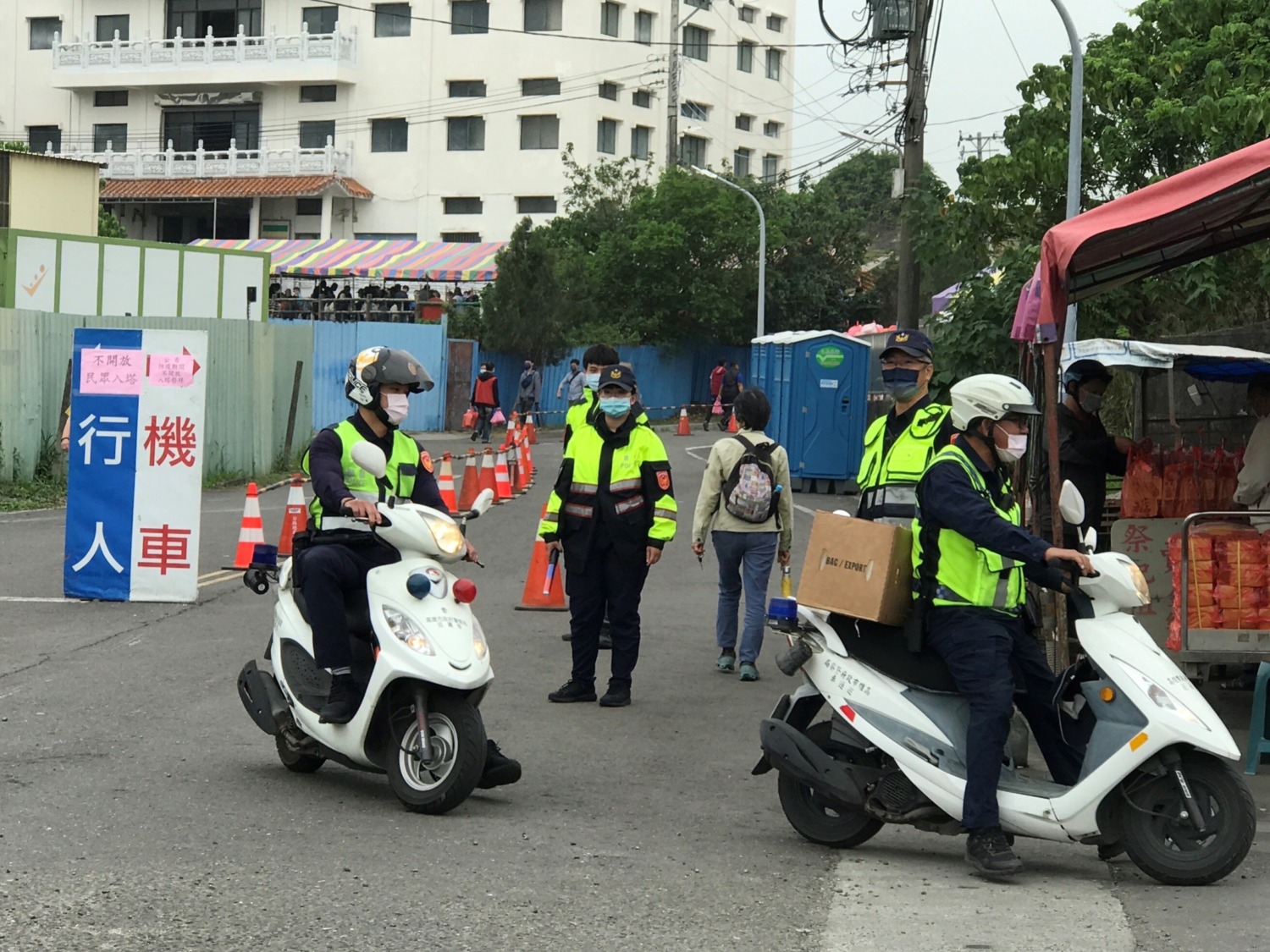 高市交警密集出勤│確保清明掃墓6大墓區交通順暢