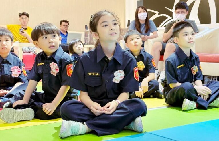 慶祝警察節　桃園遠百與桃市警攜手合辦小小波麗士互動宣導營