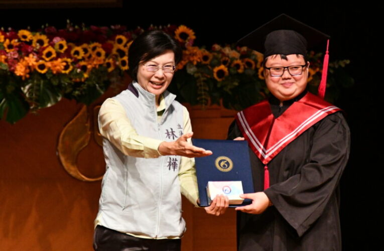 正修連三場畢典  龔校長勉務實踏實事半功倍