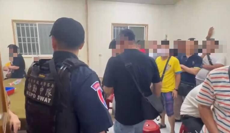 法律無假期   雄警強力掃蕩職業賭場逮58名賭客