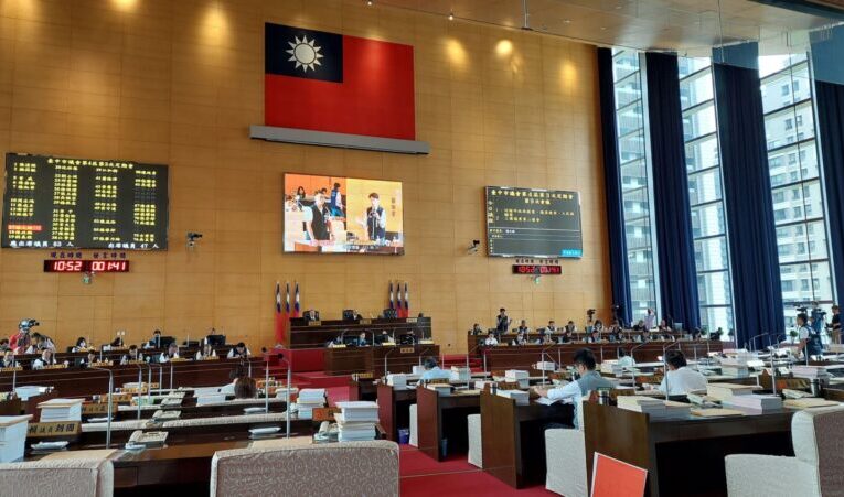 台中市議會定期會三讀議案閉幕  盧秀燕、張清照領導府會共為亮麗台中「五星榮耀」而努力