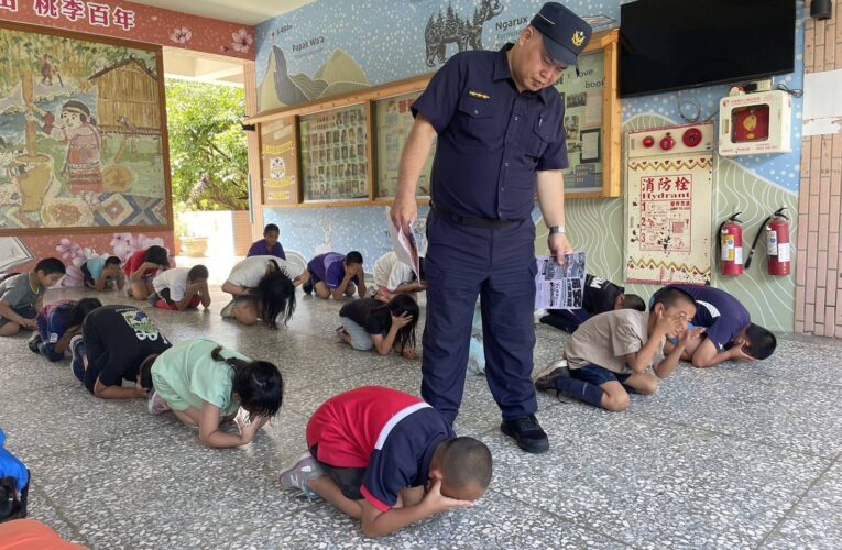 和平警分局萬安47號演習宣導不遺漏｜偏鄉地區學童認真學習防空避難