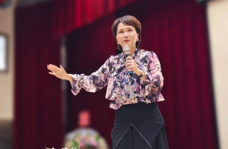 從「沈姐姐」到「新媒體女王」沈春華回母校揭秘「幸福力」魔法