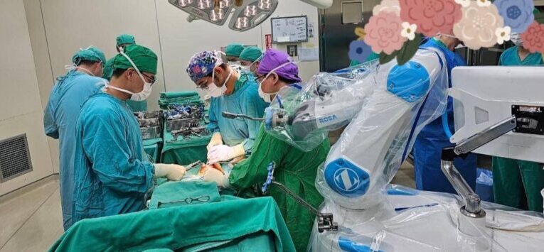 ROSA羅莎電腦導航手術　70 歲阿嬤可以雙膝併行