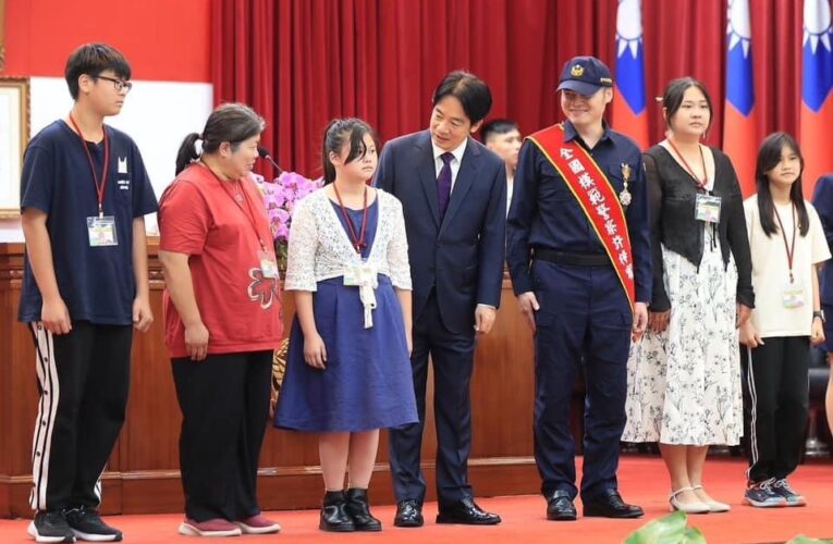 總統表揚全國模範警察許梓宥｜家人好驕傲見證榮耀時刻