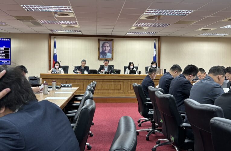 顧立雄表示國軍開放出國自由行