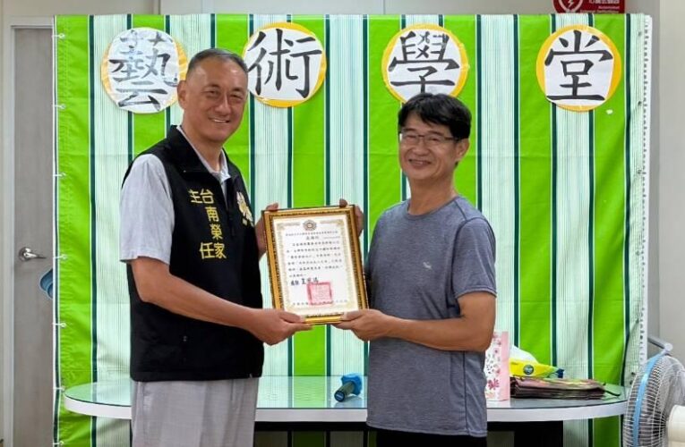 臺南榮家住民彩繪奶粉罐燈籠  憶起年少情懷童趣