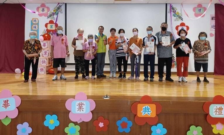 白榮辦延緩失能班畢典 住民長者樂齡學習護健康