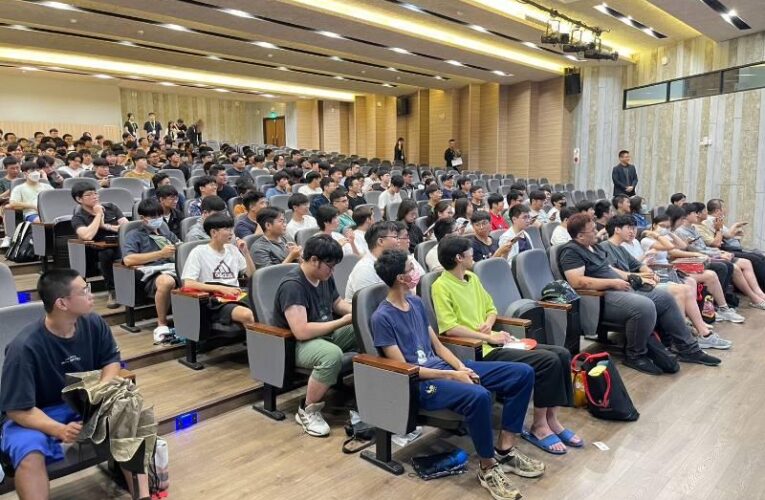 NVIDIA黃仁勳Watch Party掀AI旋風 南臺科大5大科技中心培育專才