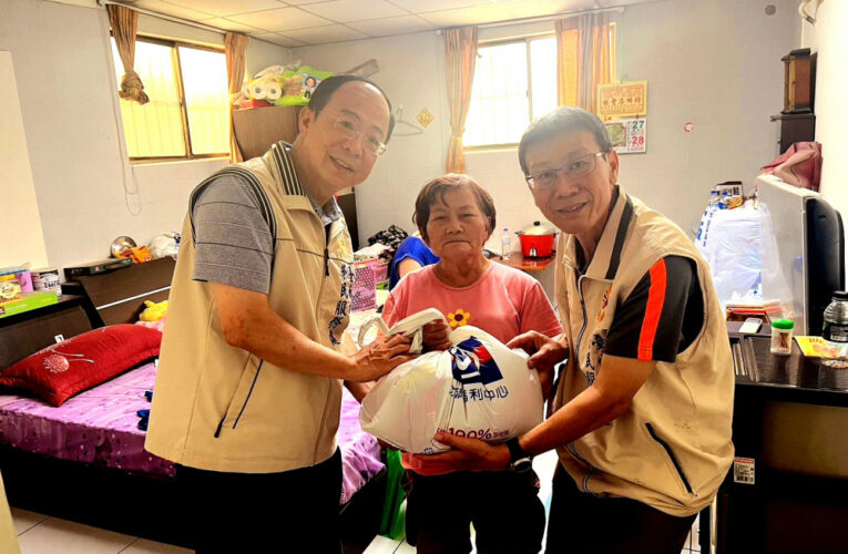 風災過後 臺南榮欣志工隊助榮民眷清理家園