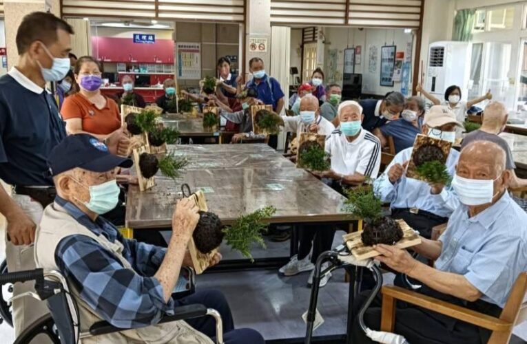 中彰榮家歡迎慈濟志工樂齡學習列車 長輩享受互動實作喜悅