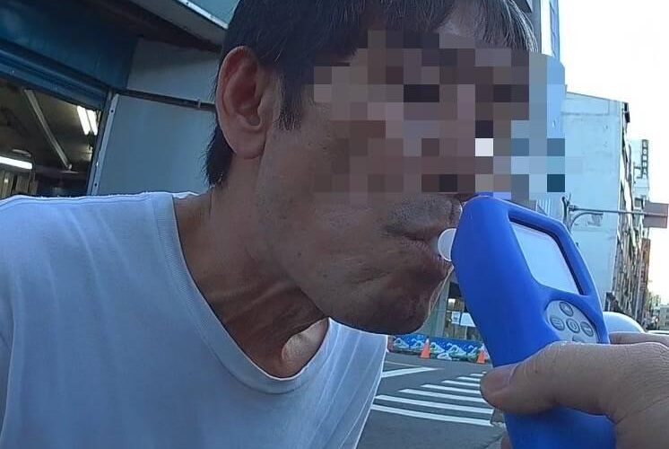 逆向騎車買檳榔  遭新興警攔查酒測值超標依法送辦