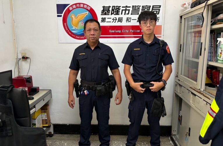 公車拋錨路中阻交通｜基警烈日協助排除、巧遇正妹議員暖心打氣！
