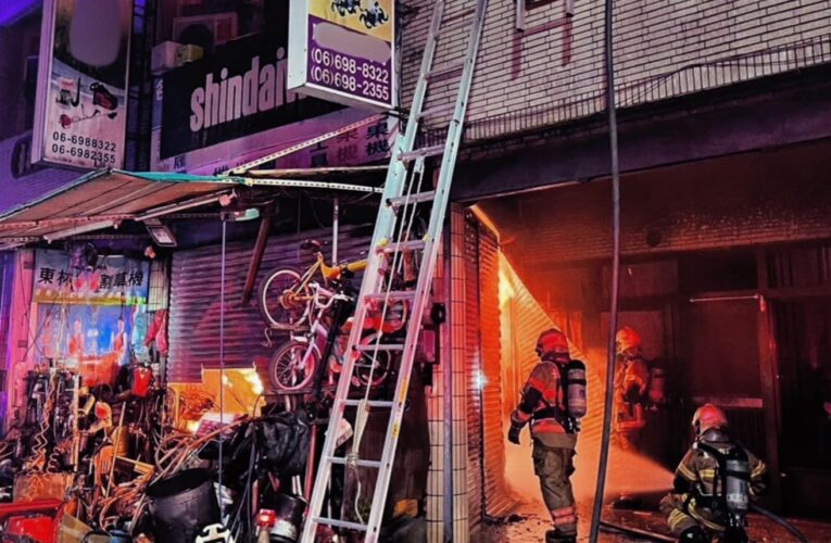 逃錯地方？台南六甲農機行火警5死 2隻鸚鵡倖存