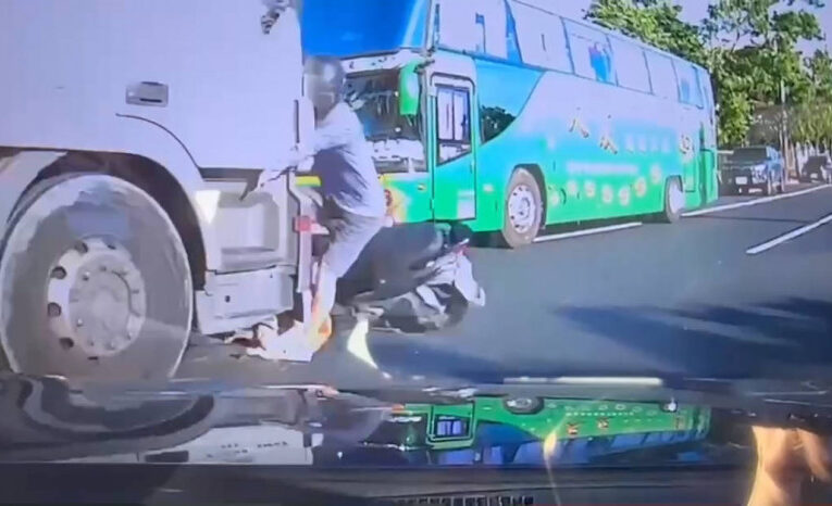 大貨車逆向撞機車肇逃   湖內警獲報15分鐘內逮人