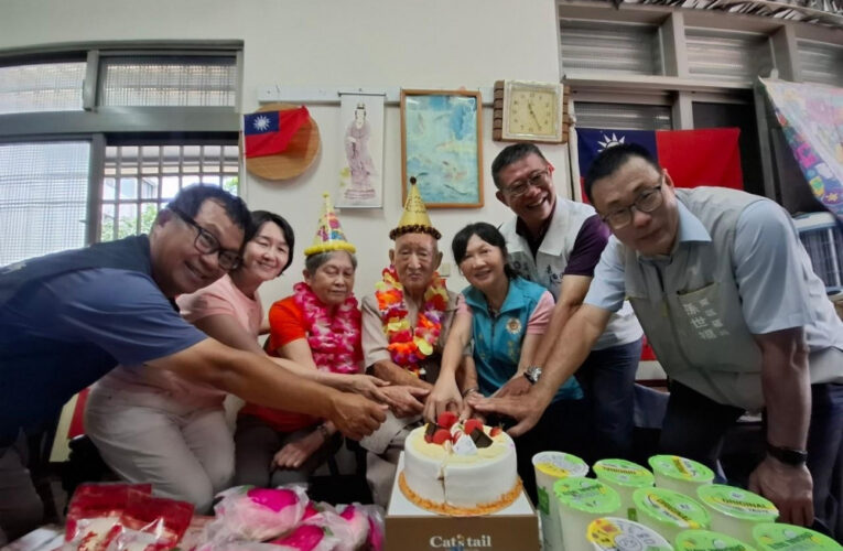 嘉義百歲榮民嵩壽  榮服處與民代溫馨歡聚慶生趴