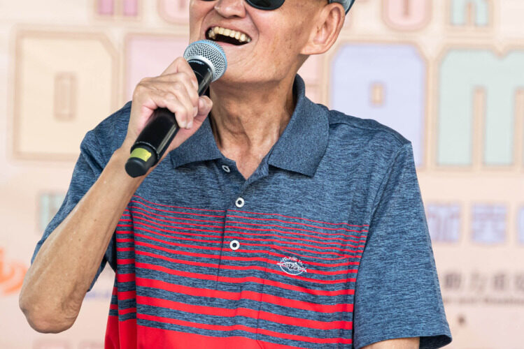 李炳輝鬆口藝壇善人 台南施太太、蕭敬騰、康康、幫助夫妻度難關
