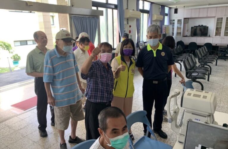 中彰榮家守護住民視力健康　配鏡巡迴到宅服務
