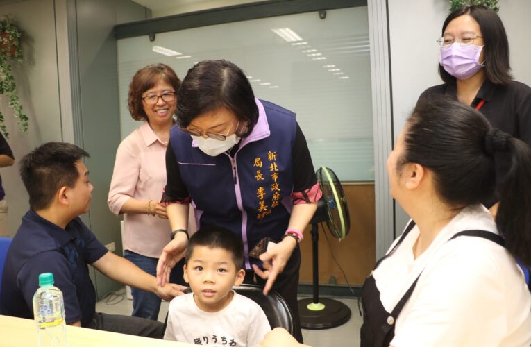 新北社會局媒合中小學家長會長協會　捐款35萬支持視障育兒指導方案
