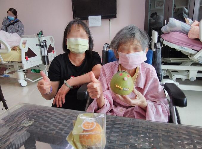 臺北榮總桃園分院安寧病房　柚子皮上傳遞心中的愛與溫暖
