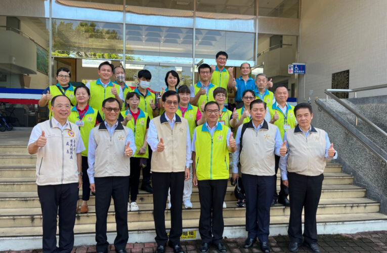 輔導會嚴德發主委秋節慰問白河榮家  關懷住民長輩