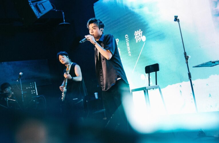 潘宇謙演唱會台上化身超級奶爸 邊唱歌邊哄兒子