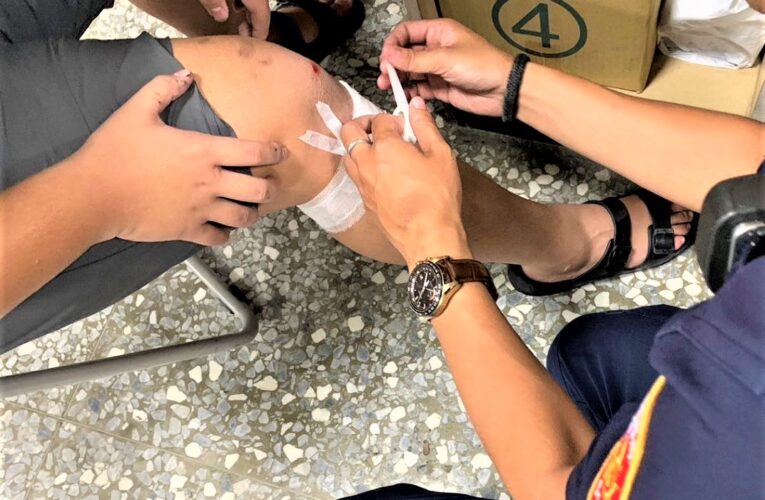 騎車自摔受傷　興安警即時協助學生包紮
